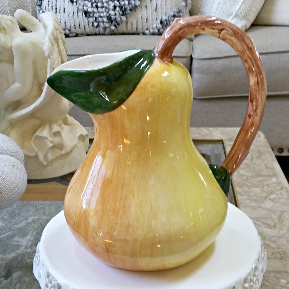 NWOT! FARMHOUSE Cottage Water LEMONADE  PITCHER